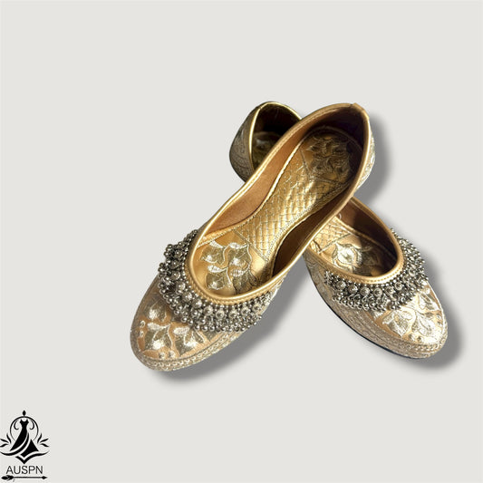 Gold jutti